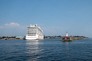 Cruise Ship In Victoria